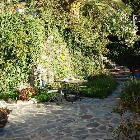 Bed & Breakfast Sierra Y Mar 3*